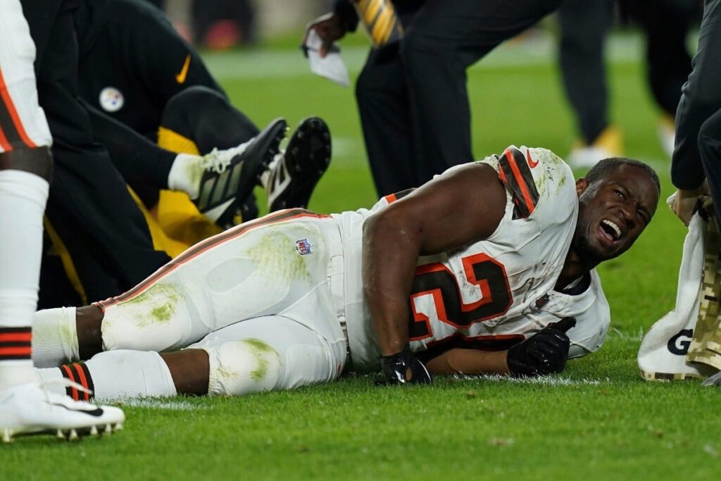 Browns RB Nick Chubb Out Season-Ending Knee Injury
