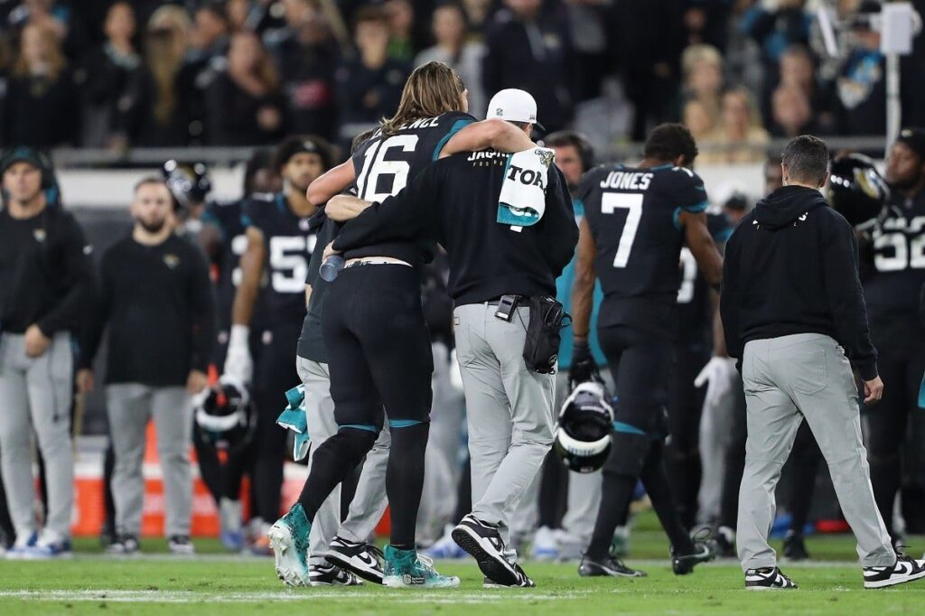 Jaguars Injury Update: Trevor Lawrence (Ankle) Exits MNF